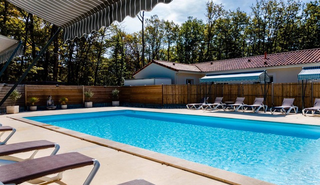 Authentic Stay in Dordogne – Comfortable Gîte with Heated Pool