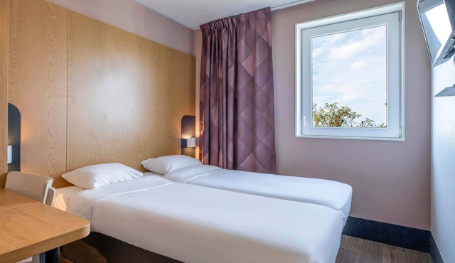 B&B HOTEL Niort Marais Poitevin Est