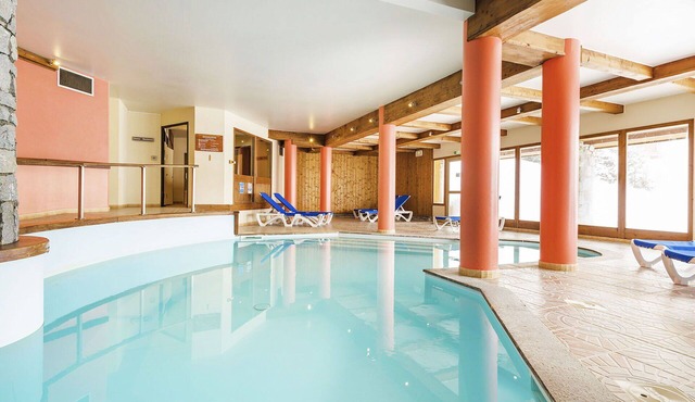 Beautiful apartment for 8 guests with WIFI, pool, TV, terrace and pets allowed