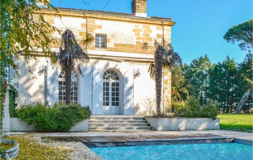Beautiful Home In Léognan With Sauna