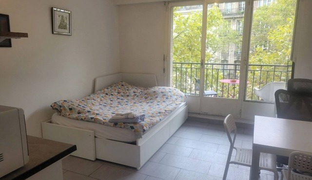 Beautiful Studio near metro