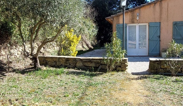 Bed and breakfast with breakfast included, in Besse sur Issole.