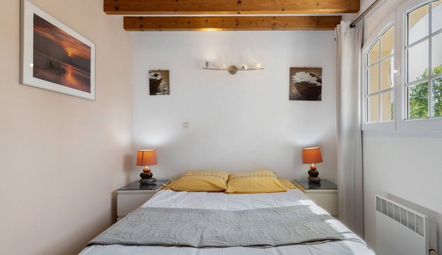 Bed and Breakfast 'Chambre D'hôtes Capucine' with Shared Pool, Shared Terrace and Wi-Fi