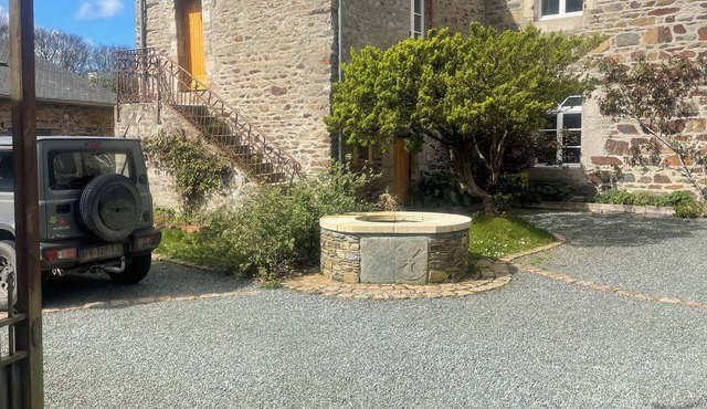 Between sea and land, charming 31m2 apartment in 18th century presbytery.