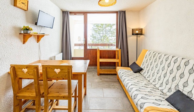 Bright 22m² studio with south-facing balcony in Saint-François-Longchamp