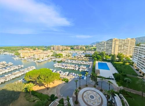 Cannes Marina - Standing Presta