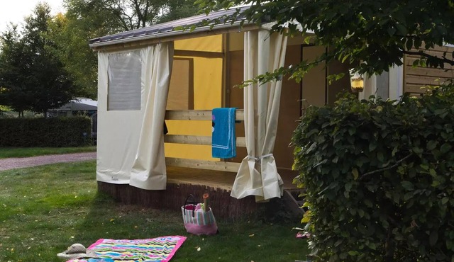 Canvas Bungalow - no bathroom facilities. 1 bedroom with a double bed, 1 bedroom sleeping 3 (1 bunk bed). Sleeps 5.