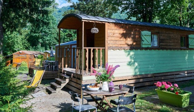 Caravan, pets welcome - 4 guests