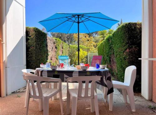 CE040-G076 Appartement 2 pièces cabine 6 couchages LE LAVANDOU