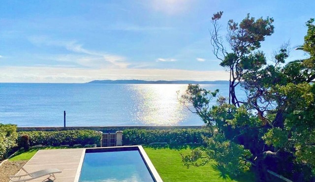 CENTRAL renovated VILLA. so CLOSE to the SEA !