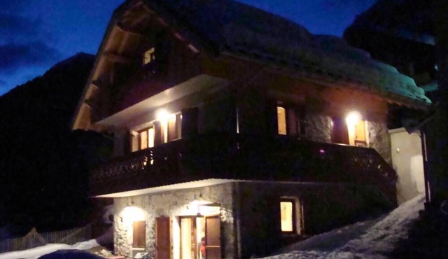 Charming village chalet 1100 m - 4 SEASONS - Glandon and Croix de Fer passes