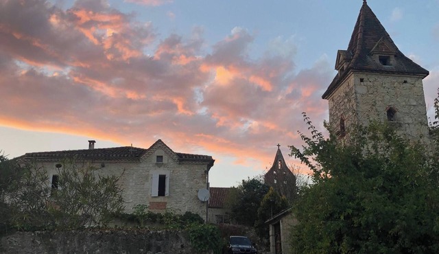 Charming Villa with Private Pool in Saint-Nazaire-de-Valentane
