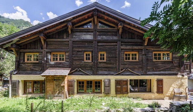 Chalet 400sqm | 1803 renovated Farm | Sauna |8Pool