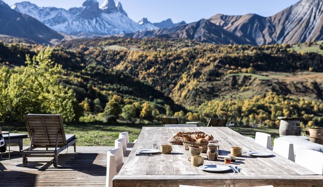 Chalet d’Albiez: 360° Mountain Views and Panoramic Terrace