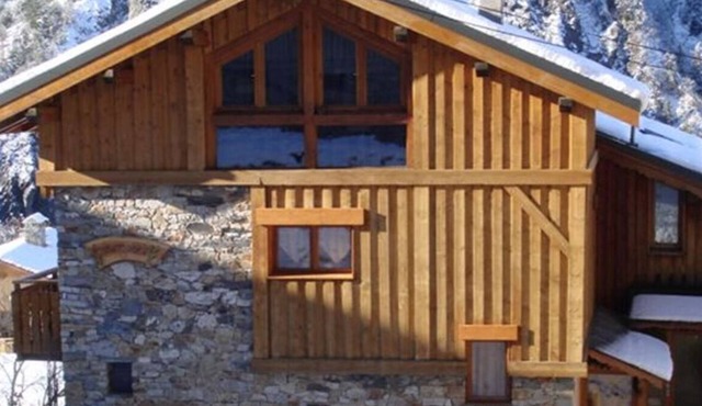 "CHALET MAIRE", mountain chalet in quiet village in the heart of the Bellevilles
