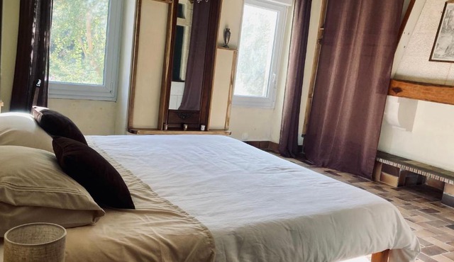 Chambre avec salle de bain privée à la campagne