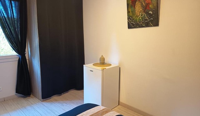 chambre climatisée à louer chez l'habitant