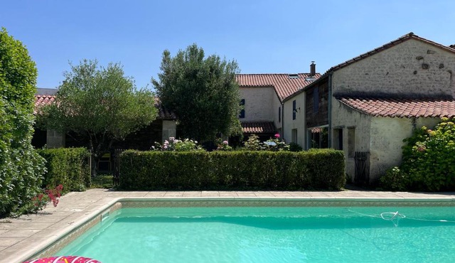 Chambres de charme avec jardin et piscine