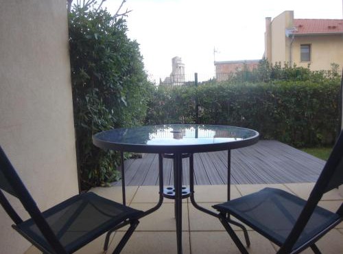 Charmant 2 p terrasse jardin la turbie