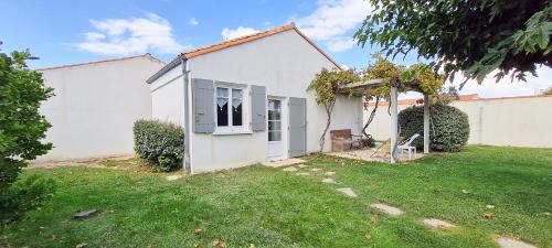 Charmante maison bord de mer avec jardin