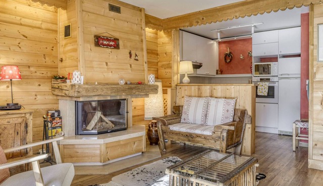 Charming 3-Bed Apartment in Megève – Close to Center, Pool, Tennis, Parking