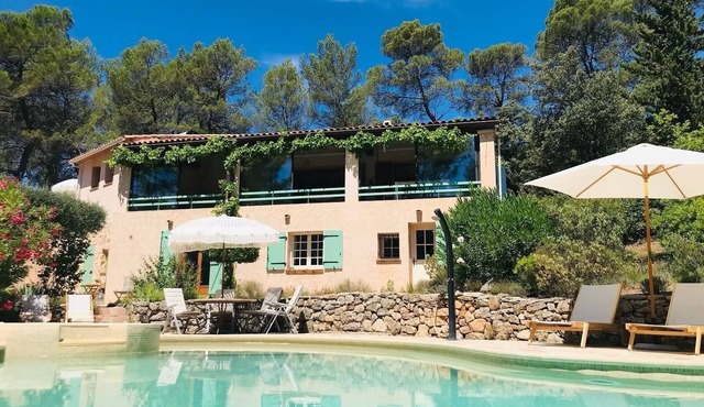 Charming 6-bedroom villa 'Les Bosquets' with private pool, AC, WiFi in Lorgues