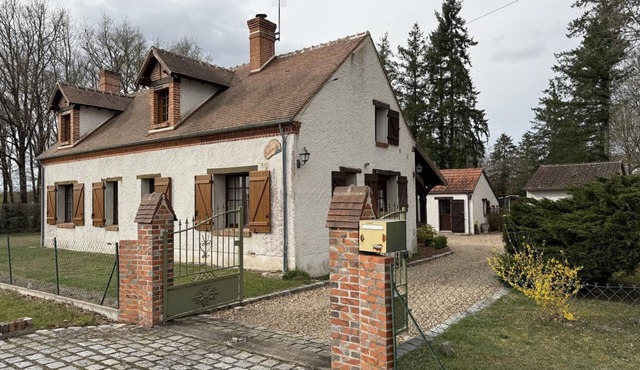 Charming cottage, parking, pets OK - Sologne