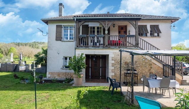 Charming holiday home with swimming pool