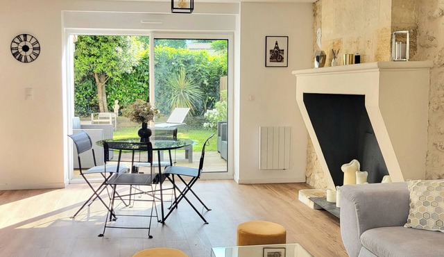Charming house in the heart of the bastide town of Créon