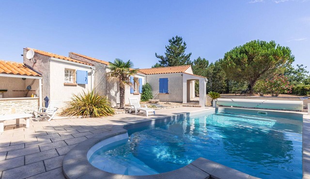 Charming Villa “Maison Piscine et Nature” with Private Pool, Terraces, and Garden