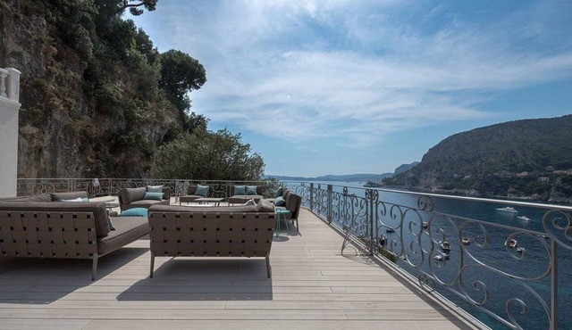 Cliff Edge Villa