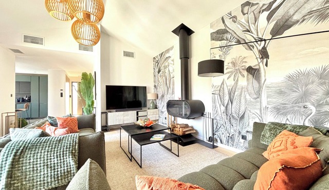 Cosy air-conditioned villa with swimming pool