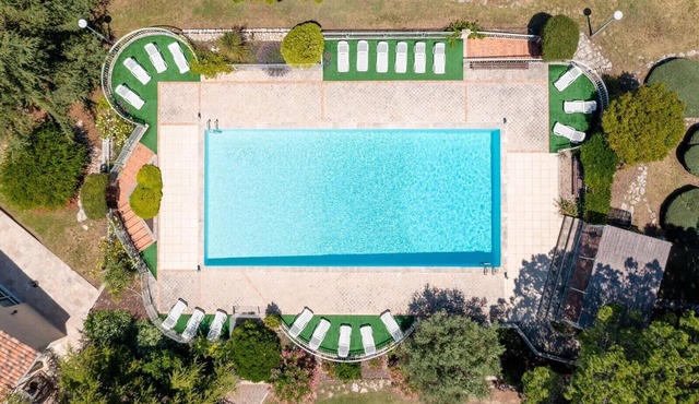Cottage with AC and pool n°19