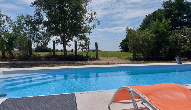 Cozy and romantic chalet with terrace in Eure-et-Loir