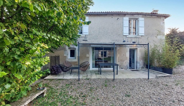 Cozy home in Dompierre-Sur-Charente