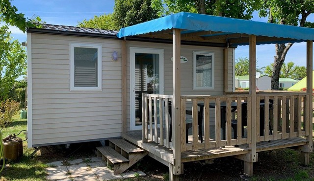 Cozy Mobile Home for 2, Terrace
