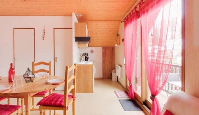 Cozy mountain chalet with private garden, pets allowed, in Cauterets