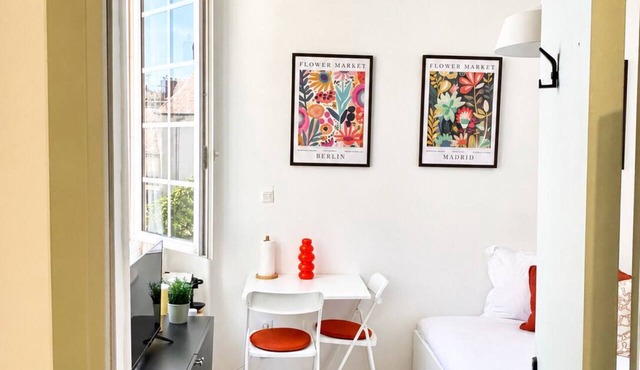 Cozy Studio in the Heart of Nantes | Everything Within Walking Distance | Train Station 5 Minutes Away
