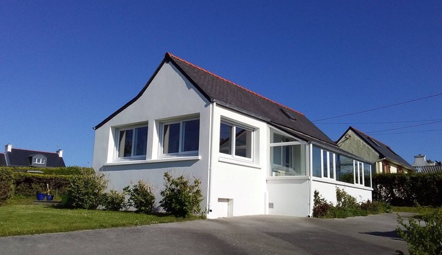 Detached house with superb sea view, Near GR34 Wifi