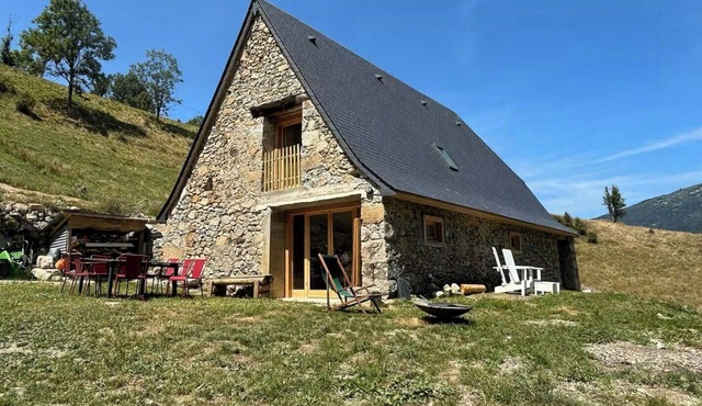 Digital detox barn by a stream
