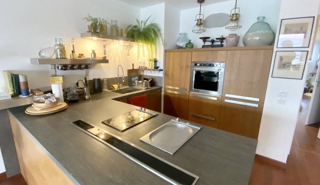 DOCK - HALL DE LA MAJOR district: . Chic, luxurious setting with sea view