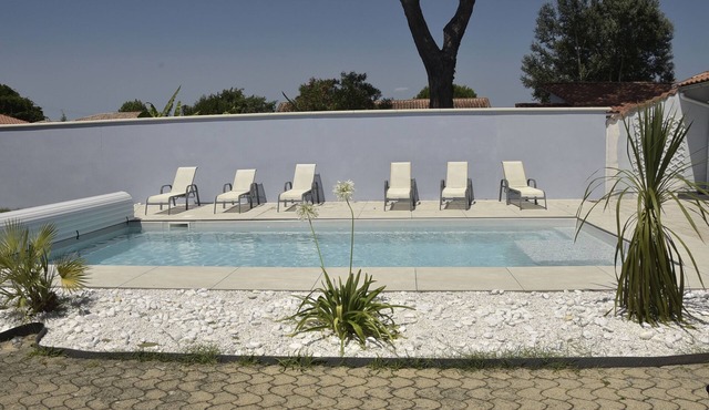 Domaine Avec Confortable Villa + Guest House