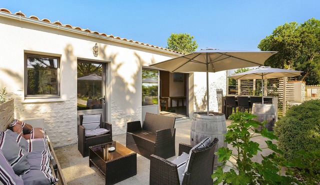 Domaine Roses Des Sables Gîte with Pool and Meeting Room by Kaz'Concept