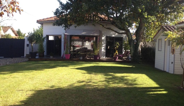 Double house with garden and pool, near beach, golf course and leisure pool