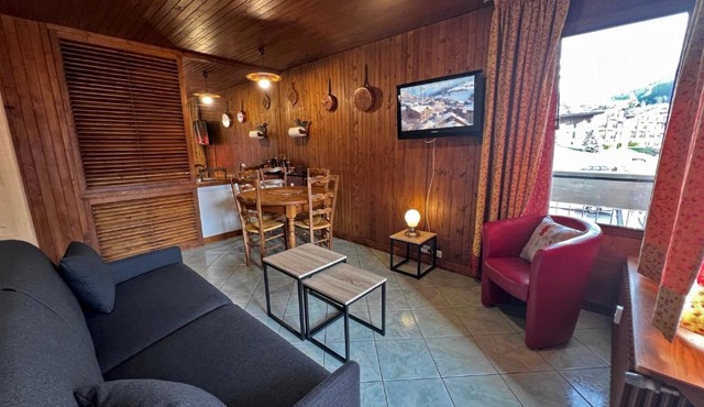 ELAN 15 - Appartement centre village, proche espace aquatique - Parking