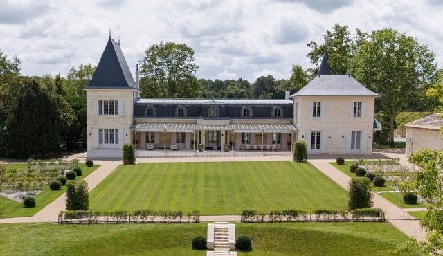 Exceptional castle - in the heart of wine country