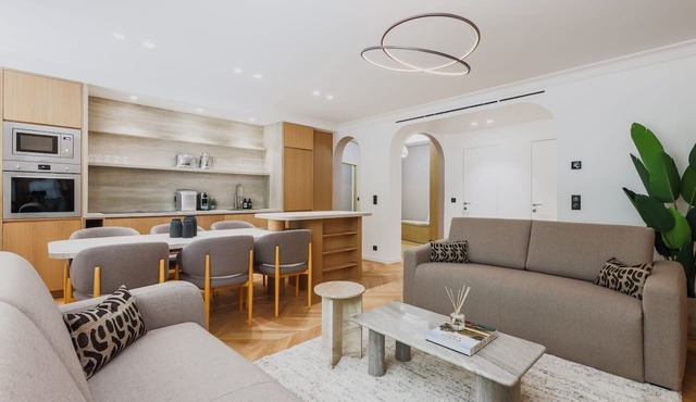 Exceptional flat - 1BD/6P- Arc de Triomphe