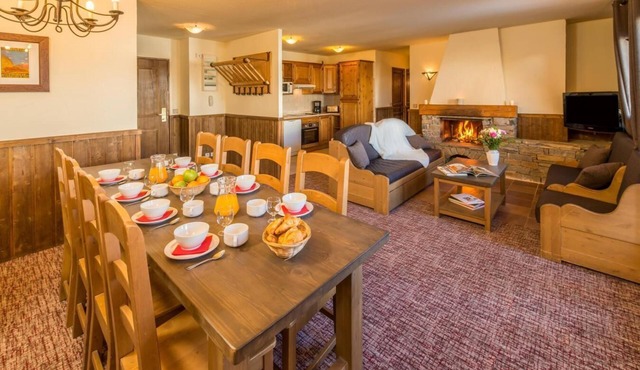 Fitness, swimming pool, sauna, balcony, fireplace or stove, tv, ski locker, 97-100m², Les Arcs