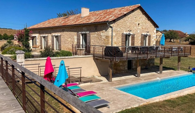 Fouleix Countryside Villa with Pool & Garden