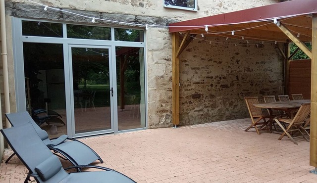 11-sleeper vacation rental in the Vendée with an indoor pool